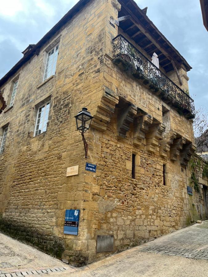 Chez Alice Appartement En Plein Centre Ville Sarlat Exterior foto