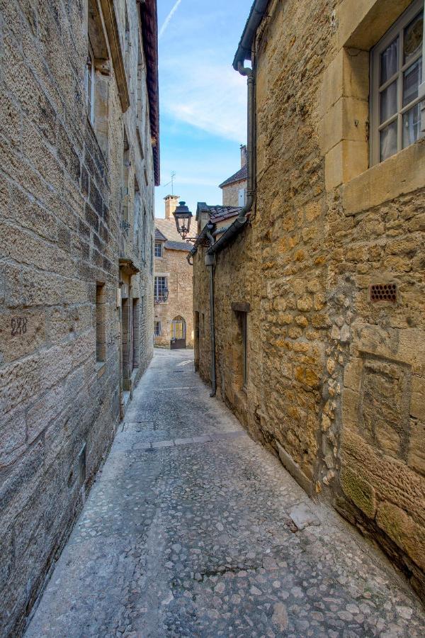 Chez Alice Appartement En Plein Centre Ville Sarlat Exterior foto